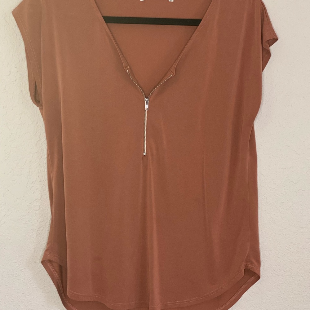 Zipper front top